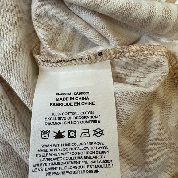 AIR JORDAN WMNS AOP GF TEE CORE - Picture 5 of 6